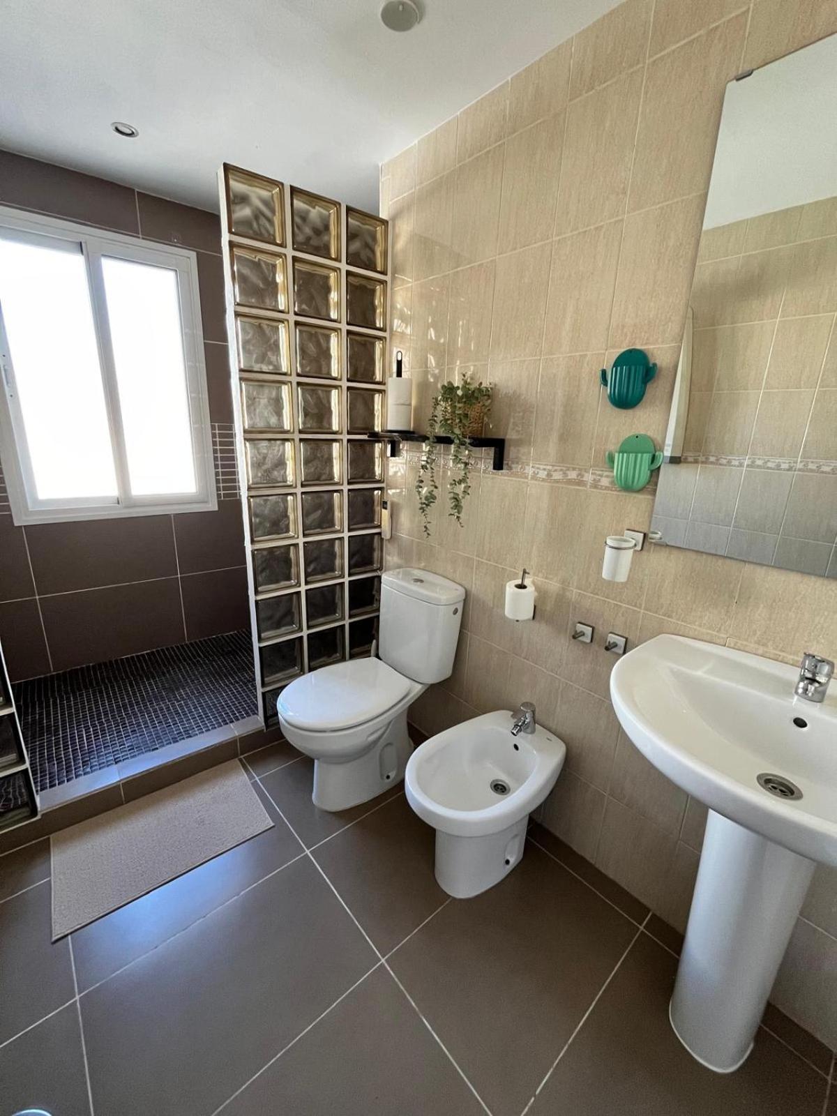 Malaga Prime Location - Stylish Apartment With Free Wifi, Free Parking, Steps From The Historic Center Málaga Exterior foto