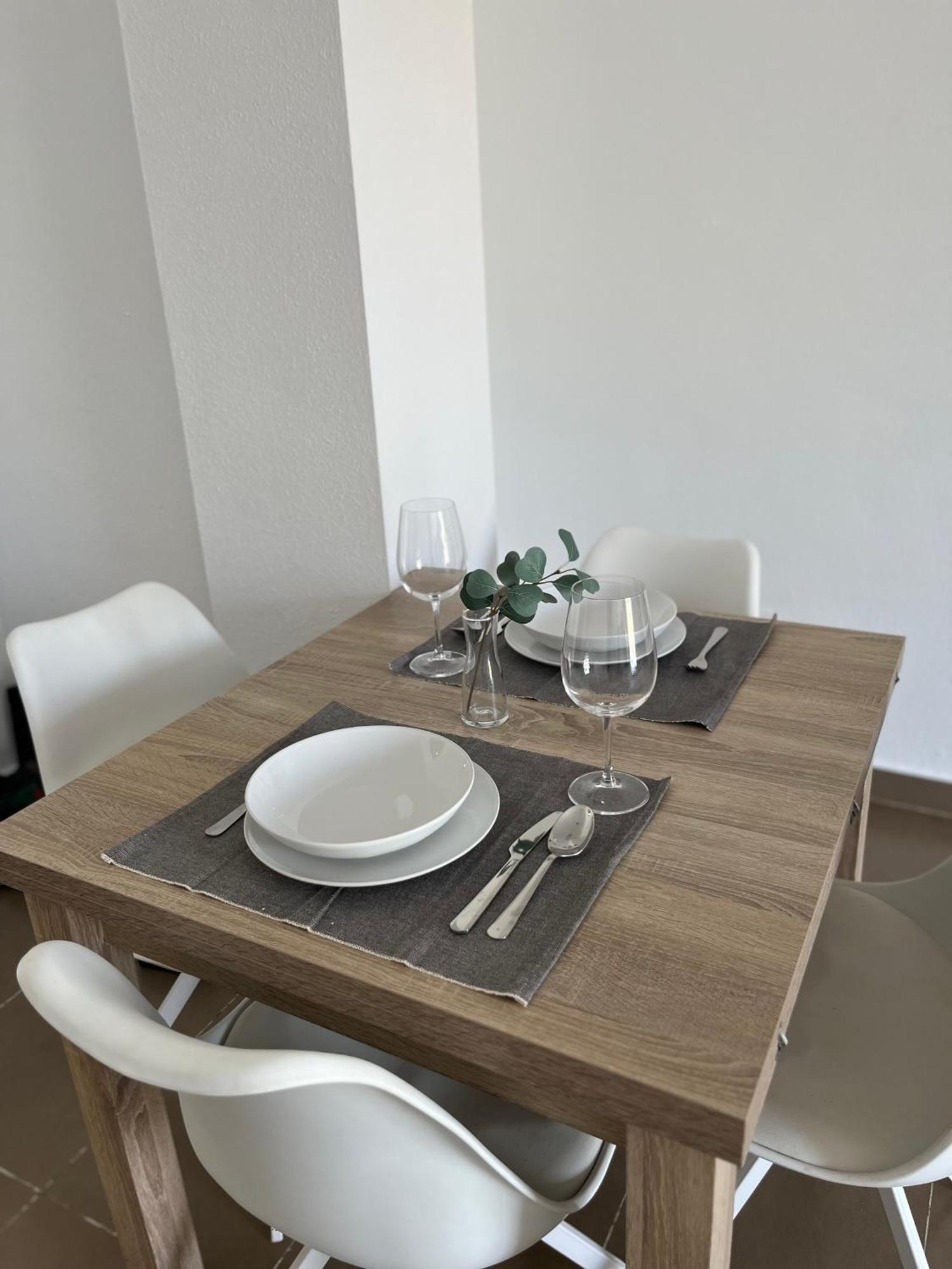 Malaga Prime Location - Stylish Apartment With Free Wifi, Free Parking, Steps From The Historic Center Málaga Exterior foto
